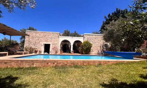 Villa for sale with swimming pool