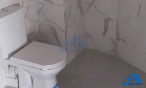 Bureau à louer avec parking au premier étage