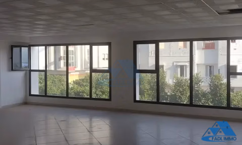 Office for rent with parking on the first floor