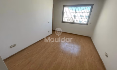 شقة للإيجار في الدار البيضاء، بورغون - 3 غرف نوم، 157 متر مربع