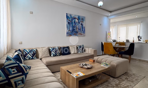 شقة للإيجار مع شرفة في الطابق الخامس