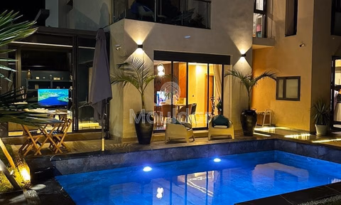 Villa for sale in Dar Bouazza - 4 bedrooms, 300 m²