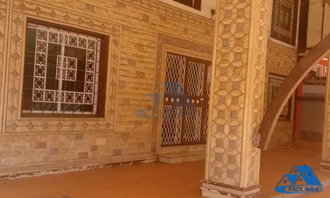 Locale commerciale in vendita con terrazza