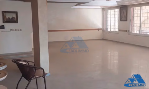 Locale commerciale in vendita con terrazza