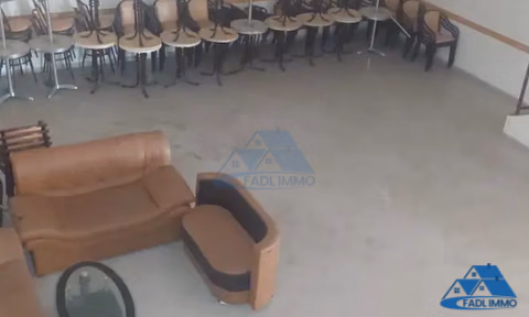 Locale commerciale in vendita con terrazza