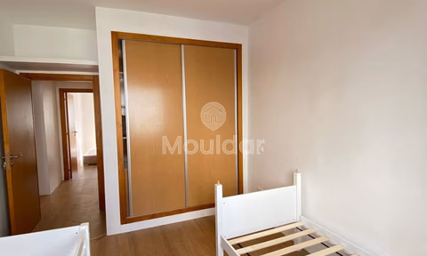 شقة للشراء مع شرفة في الطابق الرابع