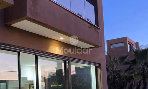 فيلا للإيجار في دار بوعزة، 4 غرف نوم، 360 م².