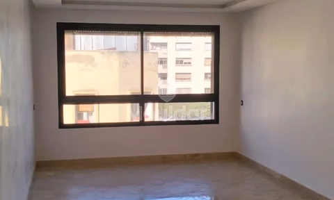 Appartement à louer avec balcon au deuxième étage