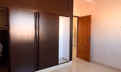 للبيع: شقة 3 غرف في حي المستقبل