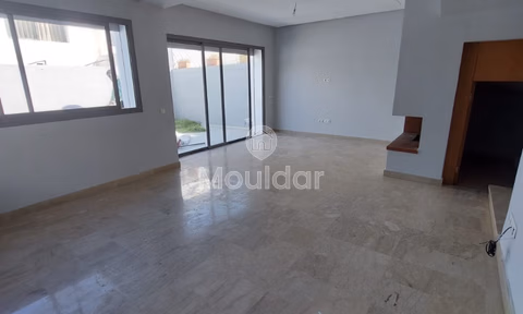 فيلا للإيجار مع مسبح