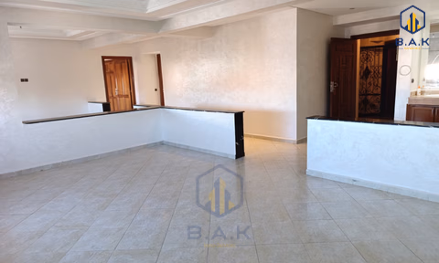 Apartament de închiriat la etajul al șaselea