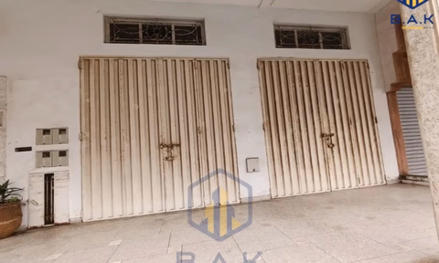 Local commercial à achat avec terrasse