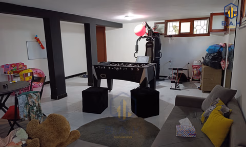 Villa for buy with terrace