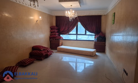 Kaufwohnung mit Balkon im ersten Stock