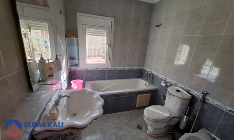 Haus zum Kauf mit Garage