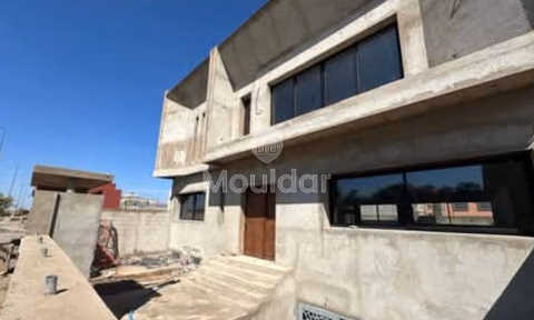Villa Spacieuse à Vendre à Marrakech - 8 Chambres, 389m²