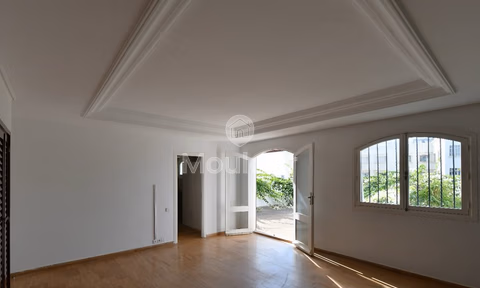 House for Rent in Aïn Diab: Elegance and Comfort!