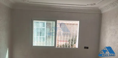 Appartement à vendre avec balcon au premier étage