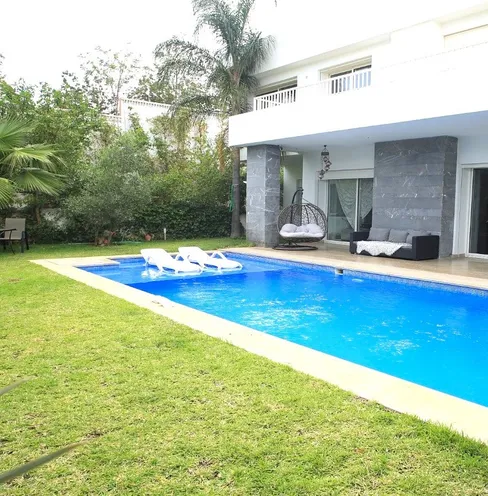 Villa for sale with swimming pool