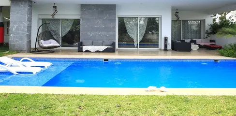 Villa for sale with swimming pool