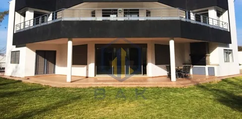 Villa for sale with terrace