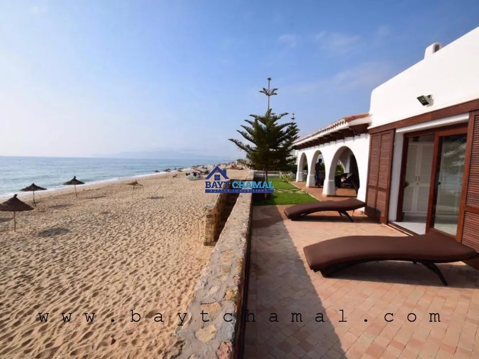 فيلا للإيجار - Photo 1