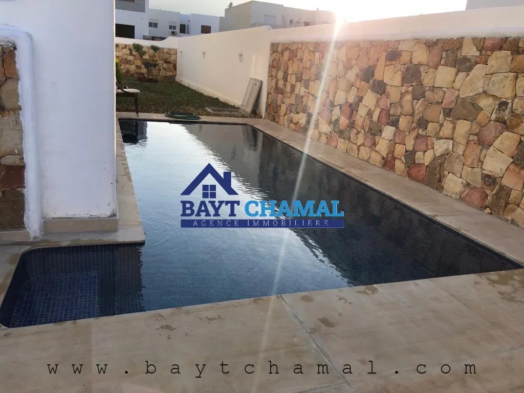 فيلا للإيجار - Photo 1