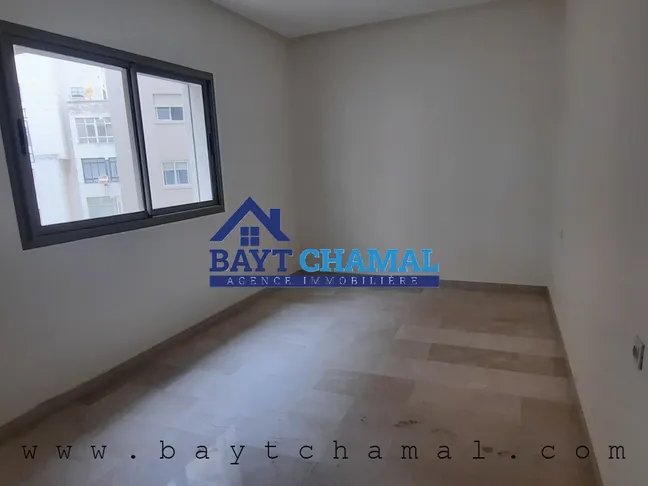 Apartment for Sale in Tangier: 90m² of Urban Charm - Photo 4