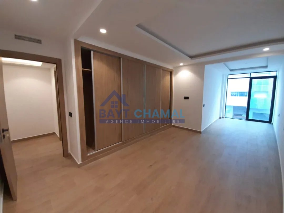 شقة للإيجار في طنجة - 3 غرف نوم، 140م² من الراحة - Photo 1