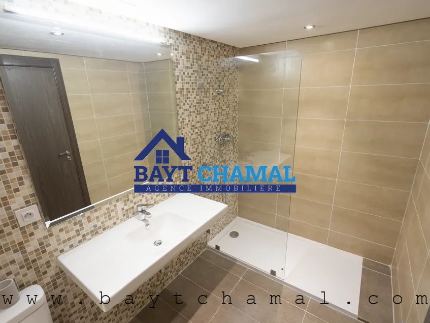 Appartement 2 Chambres à Vendre au Coeur de Tanger - Photo 4