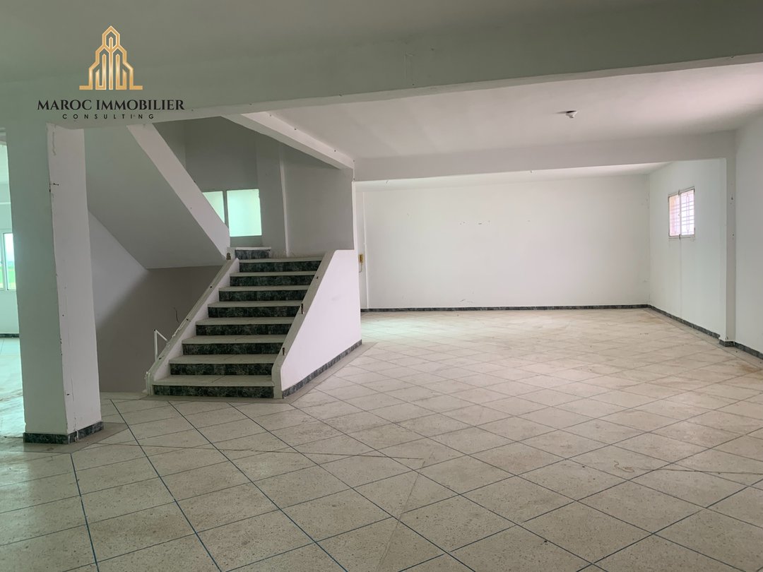 Local commercial à louer avec parking - Photo 5