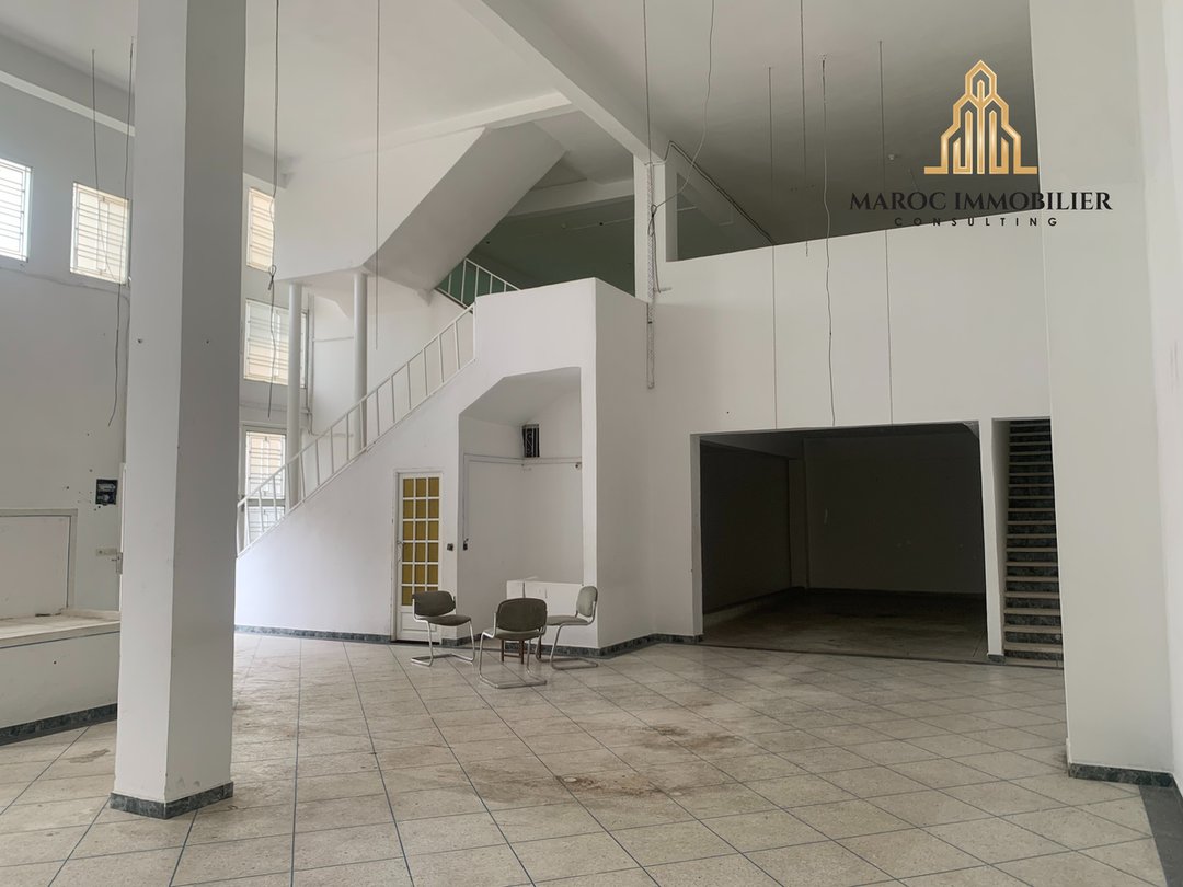 Local commercial à louer avec parking - Photo 6