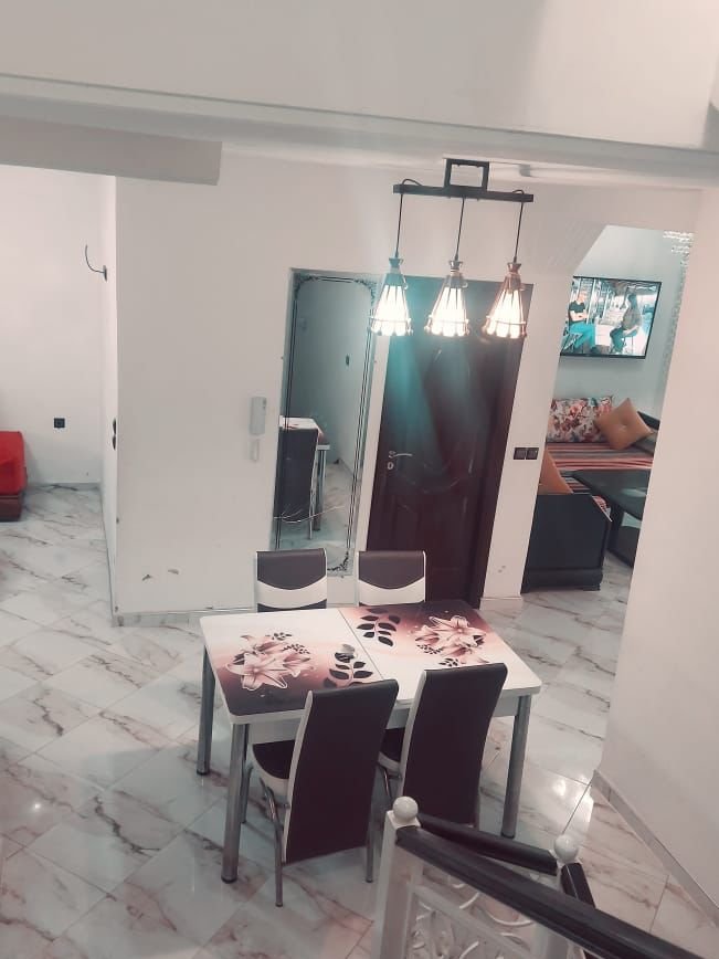 Villa for rent with garden - Photo 9