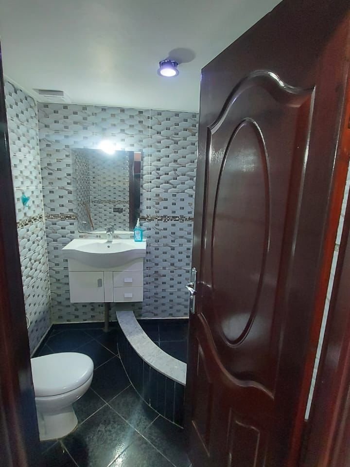 Villa for rent with garden - Photo 4