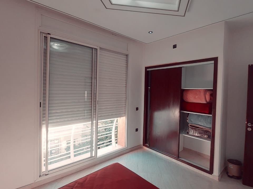 Villa for rent with garden - Photo 6