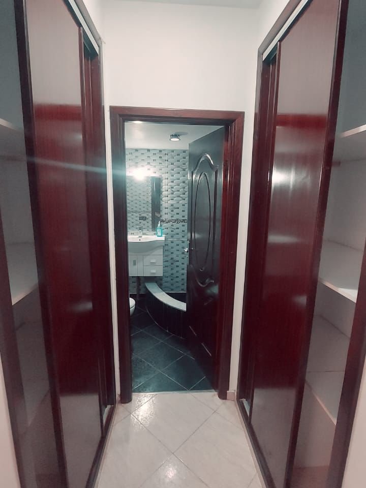 Villa for rent with garden - Photo 7