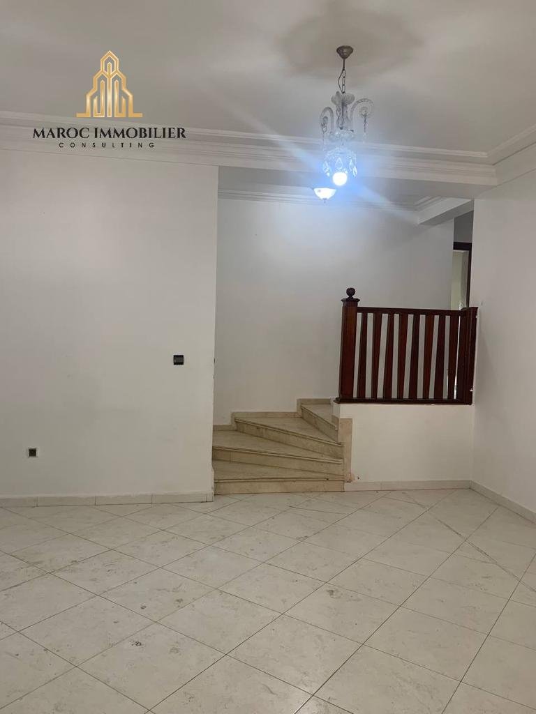 Apartment for rent with terrace - Photo 2