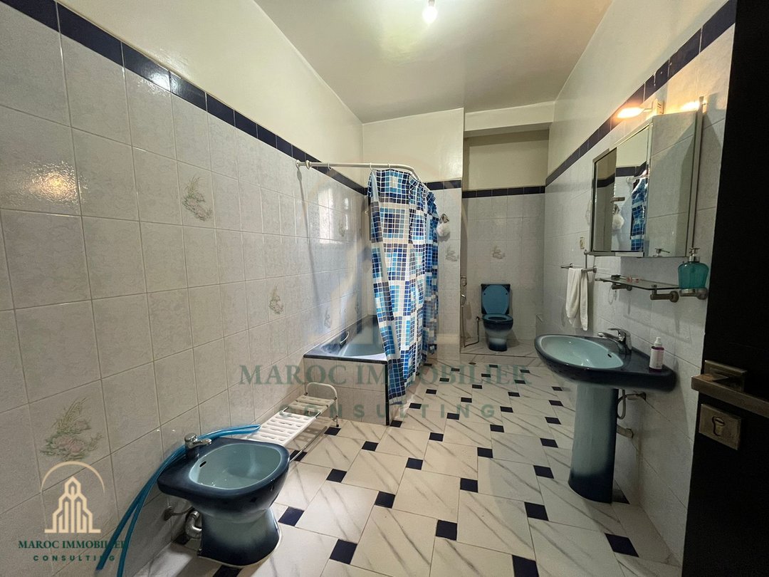 Villa for rent with swimming pool and three floors - Photo 8