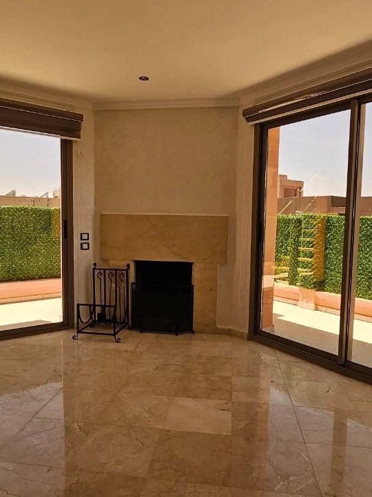 Apartment for sale with terrace - Photo 4