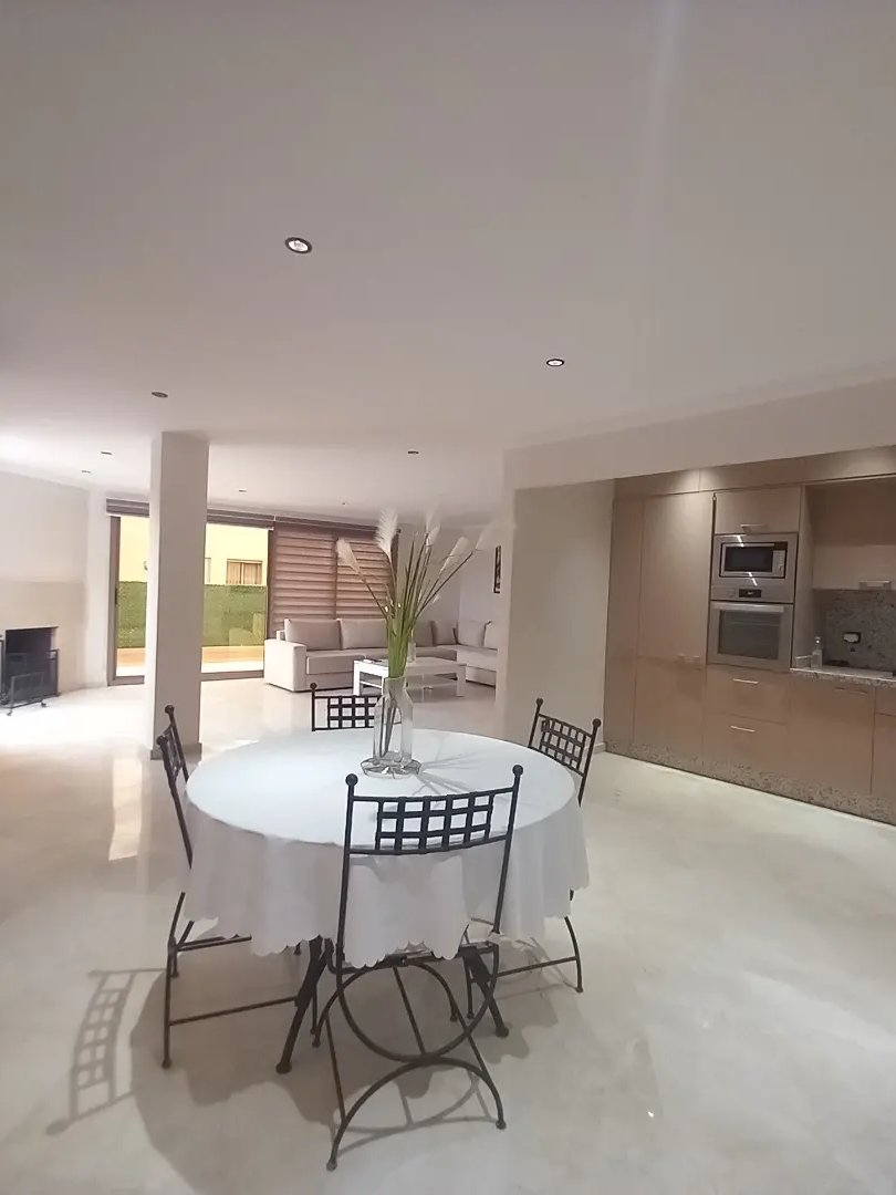 Apartment for sale with terrace - Photo 2