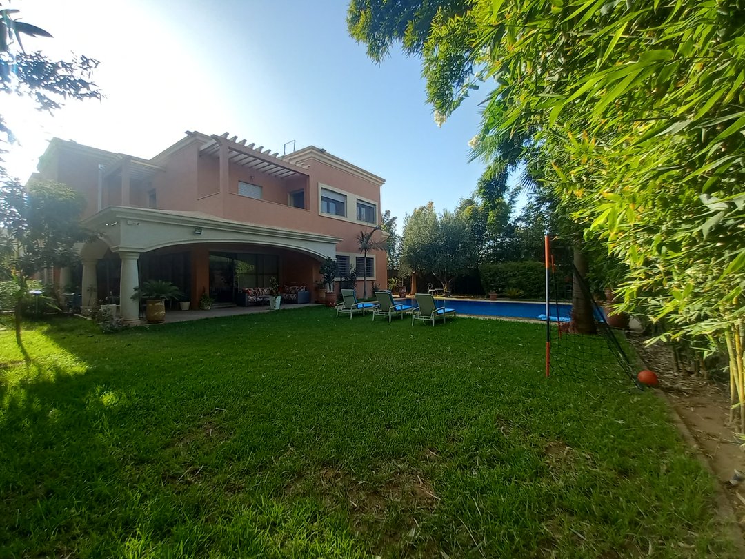 فيلا للبيع مع مسبح - Photo 2