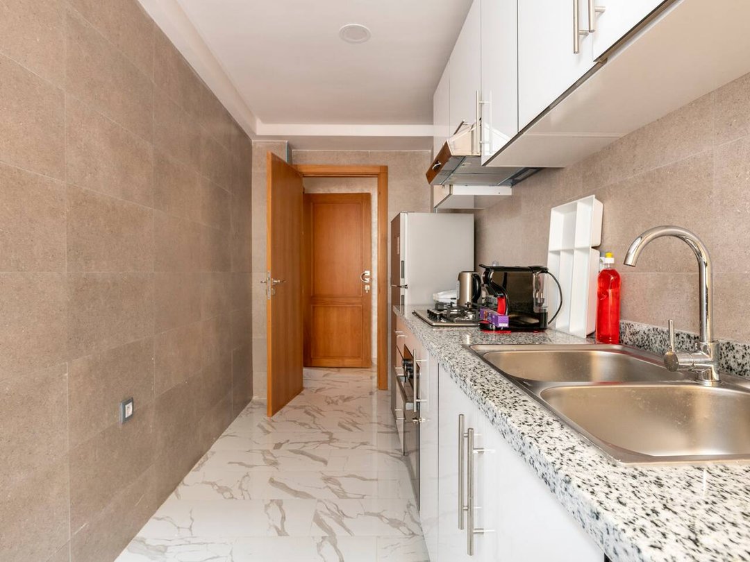 شقة للإيجار مع موقف سيارات في الطابق الأرضي - Photo 13