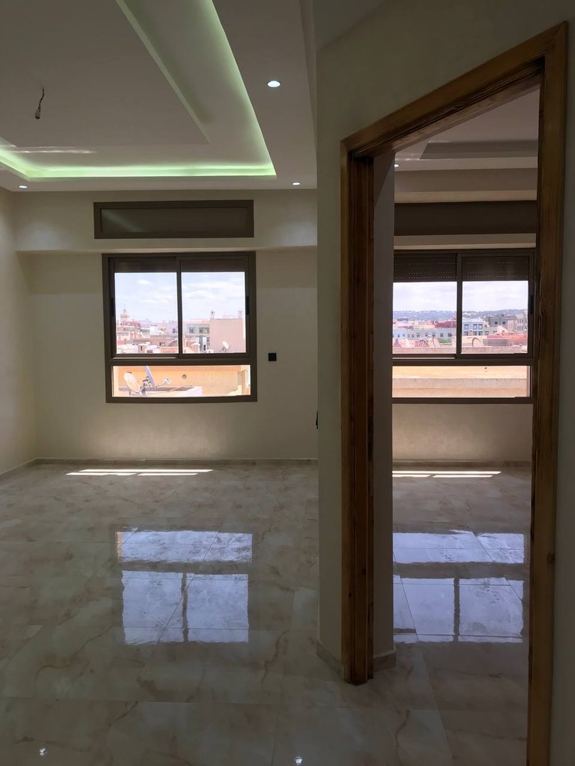 شقة 3 غرف نوم مع شرفة للبيع - Photo 10