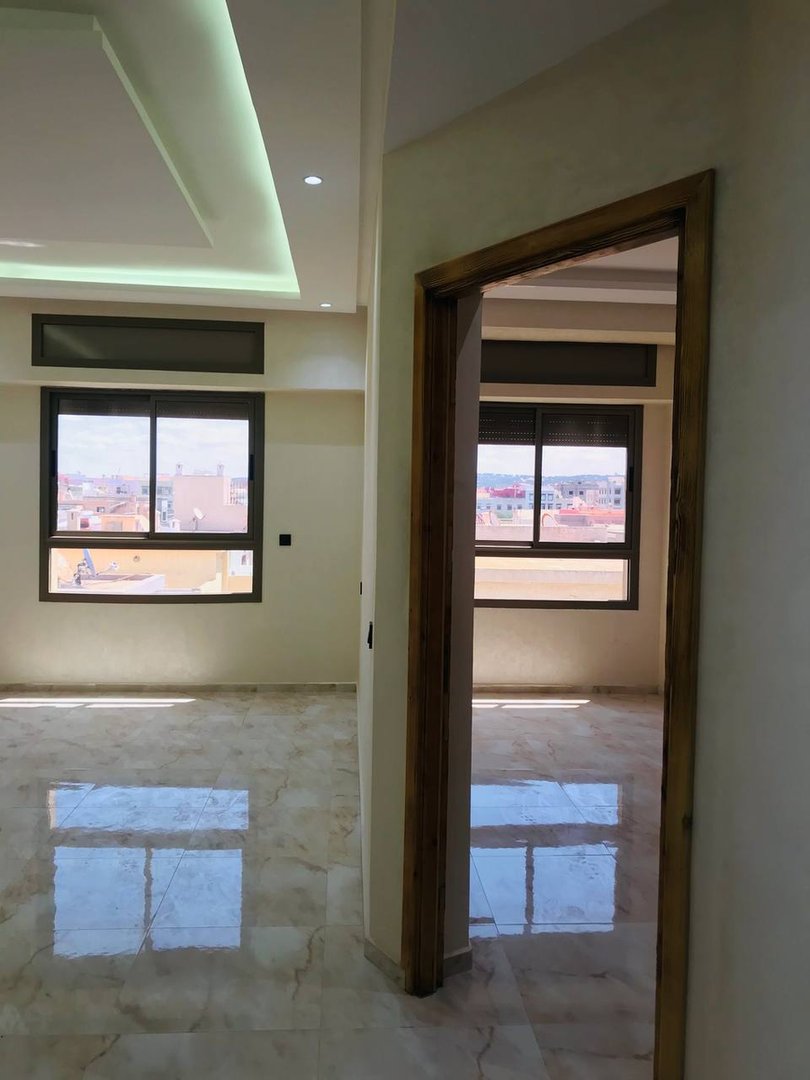 شقة 3 غرف نوم مع شرفة للبيع - Photo 5