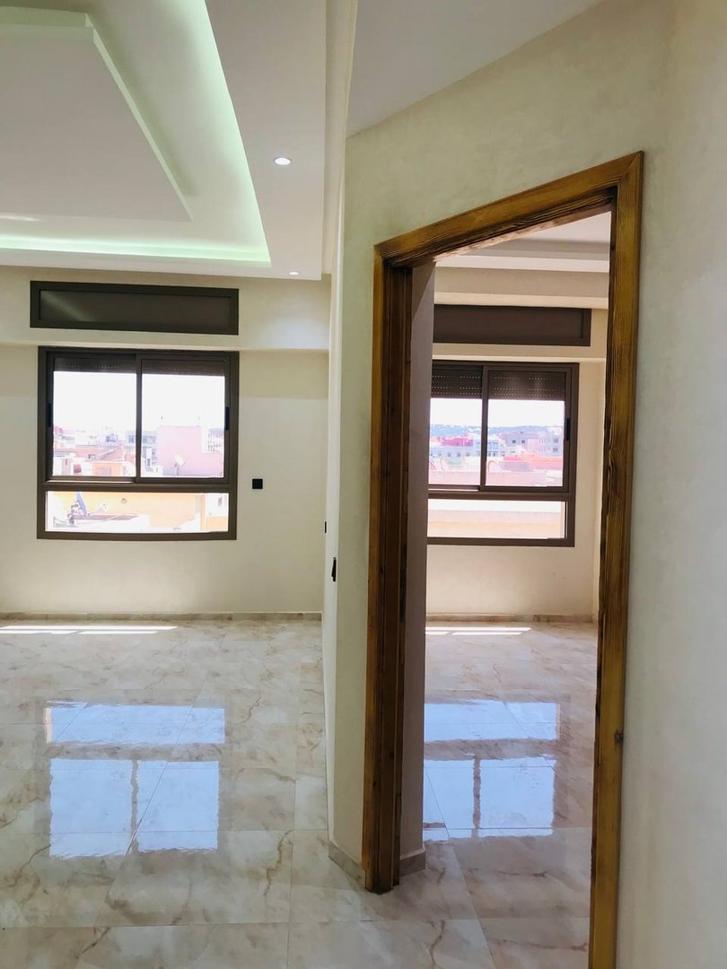 شقة 3 غرف نوم مع شرفة للبيع - Photo 6