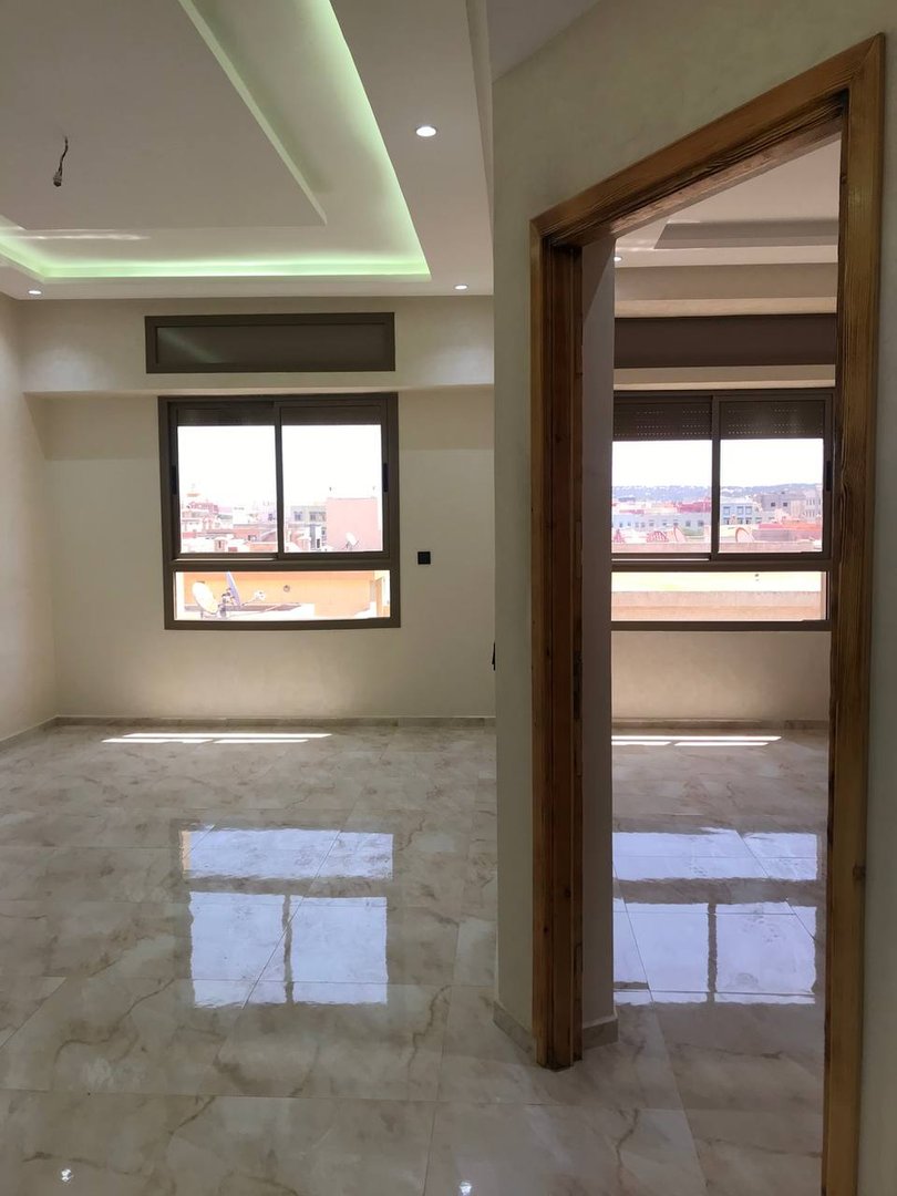 شقة 3 غرف نوم مع شرفة للبيع - Photo 12