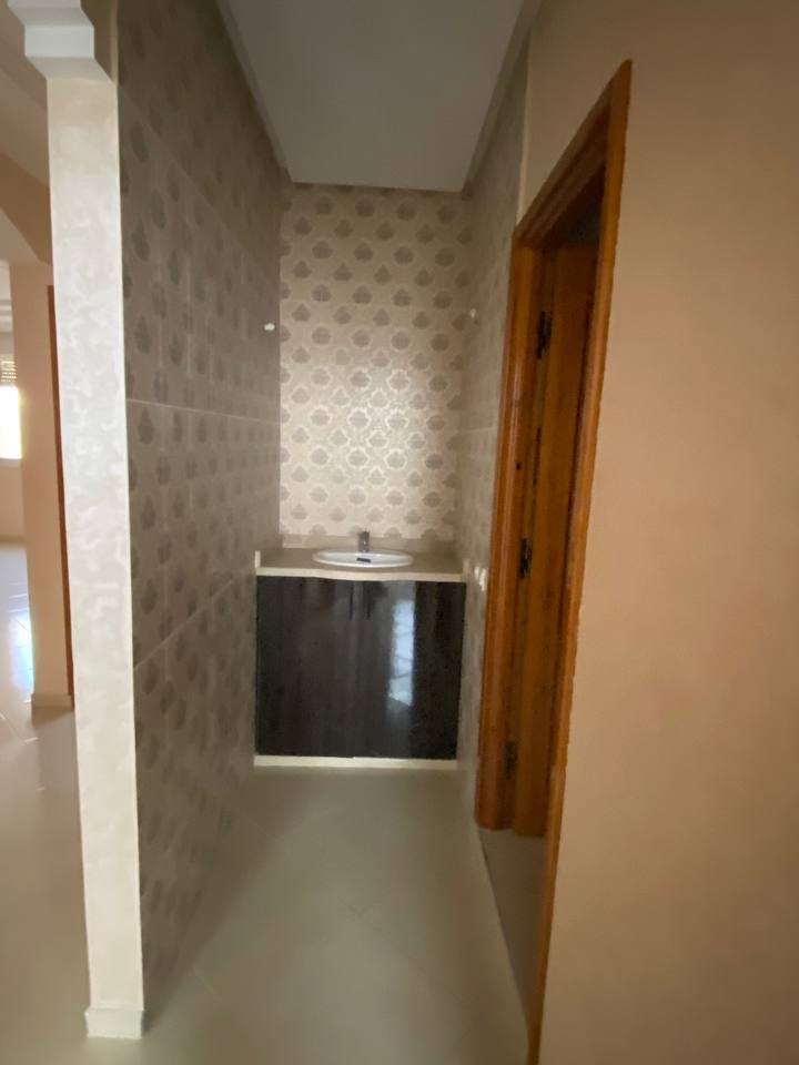 شقة جديدة للبيع مع تراس في الطابق الثاني - Photo 17