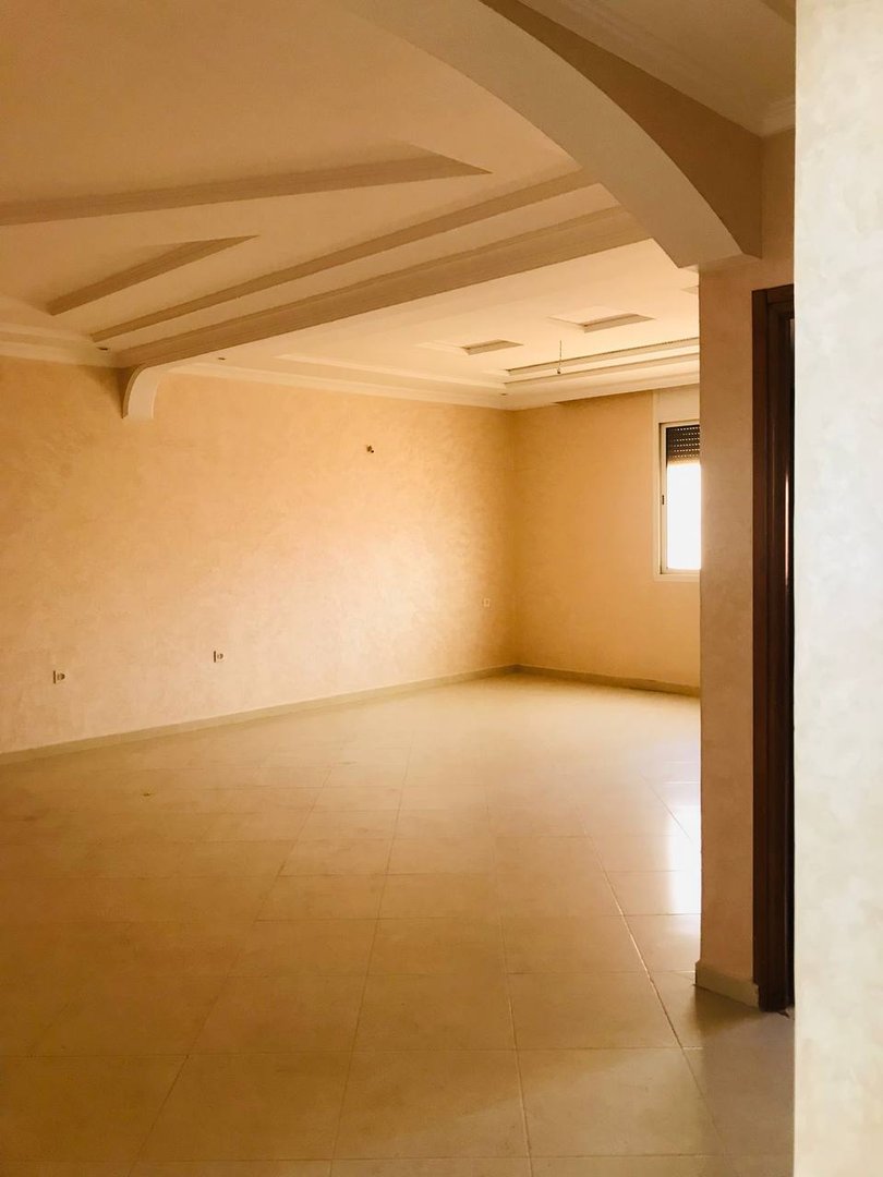 شقة جديدة للبيع مع تراس في الطابق الثاني - Photo 1