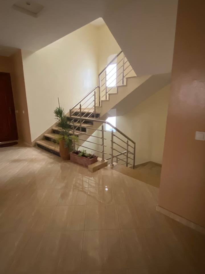 شقة جديدة للبيع مع تراس في الطابق الثاني - Photo 13