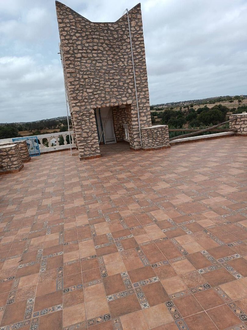 Villa for sale with pool, 3 bedrooms, 2000m². - Photo 14